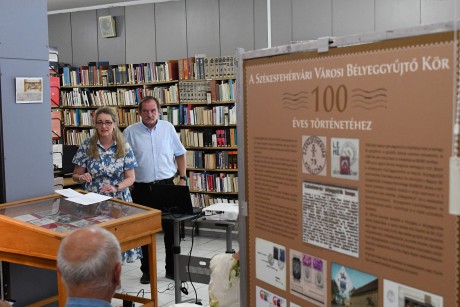 Kettős születésnap bélyegkiállítással és könyvbemutatóval